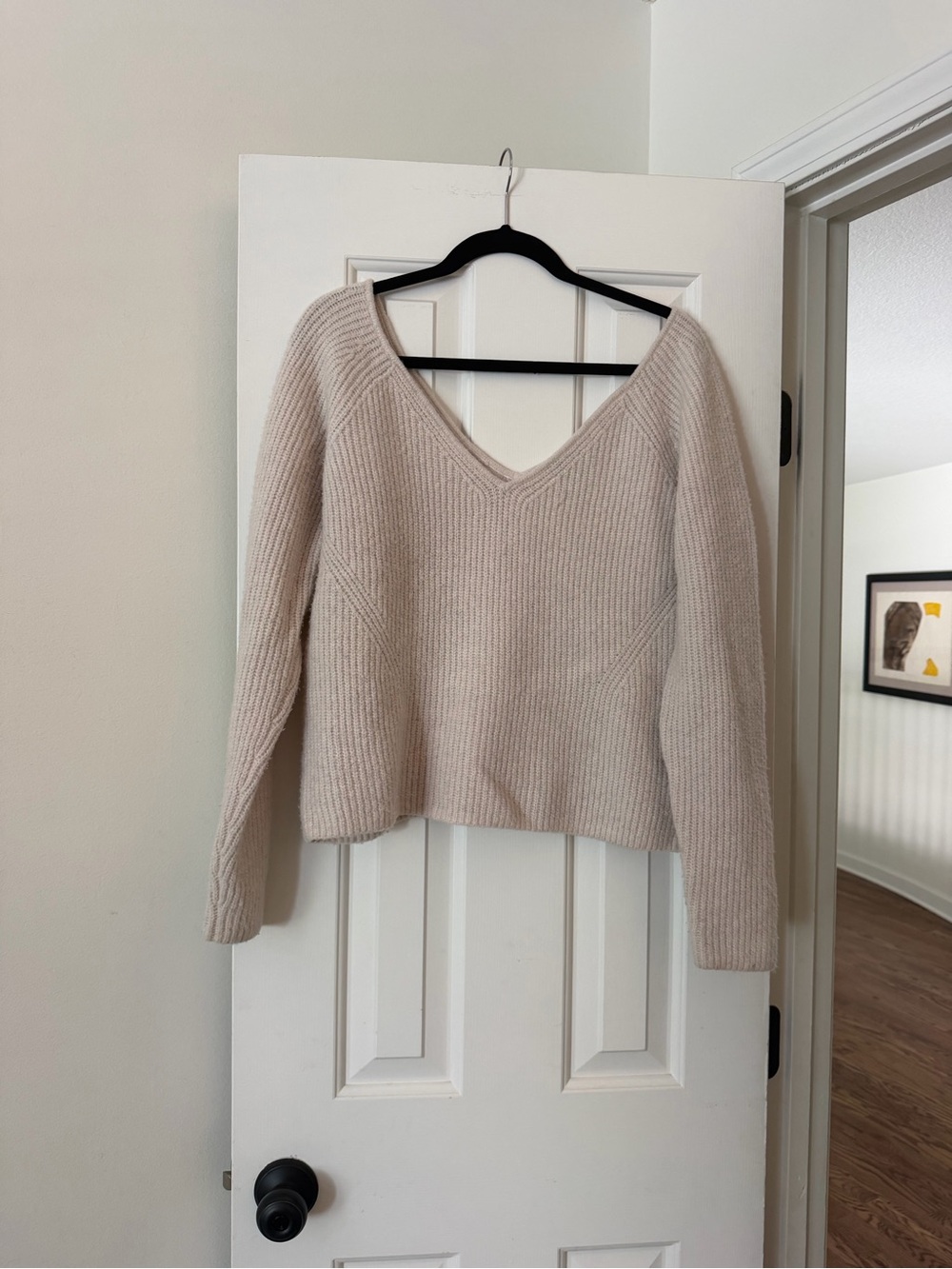 Banana Republic V-Neck Ribbed Sweater in Light Beige